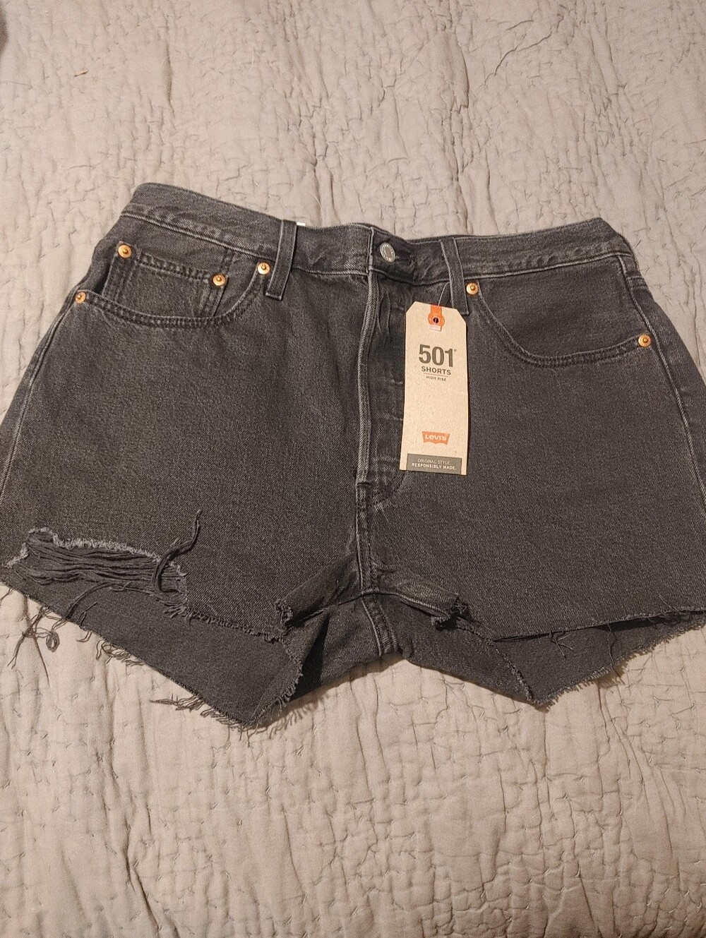 Levi's Black Women's Shorts Size 32 NWT